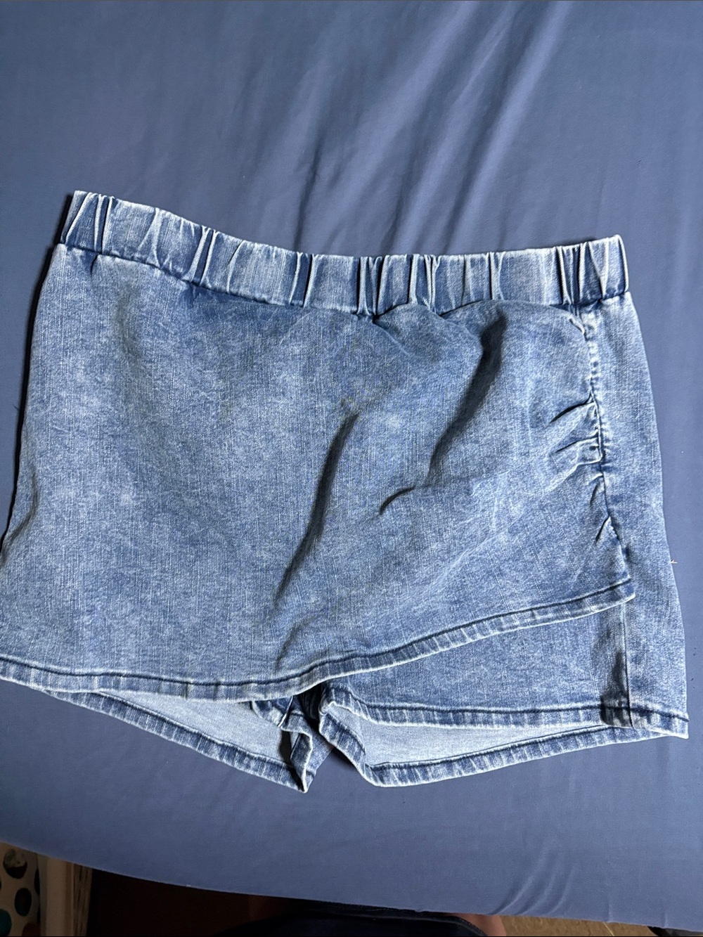 Women's Denim-Look Elastic Waist Shorts - Blue
